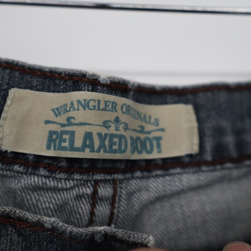 Wrangler Bootcut Jeans Mens 34x30 Blue Denim Preppy Distressed Comfy Relaxed Fit - Picture 7 of 10